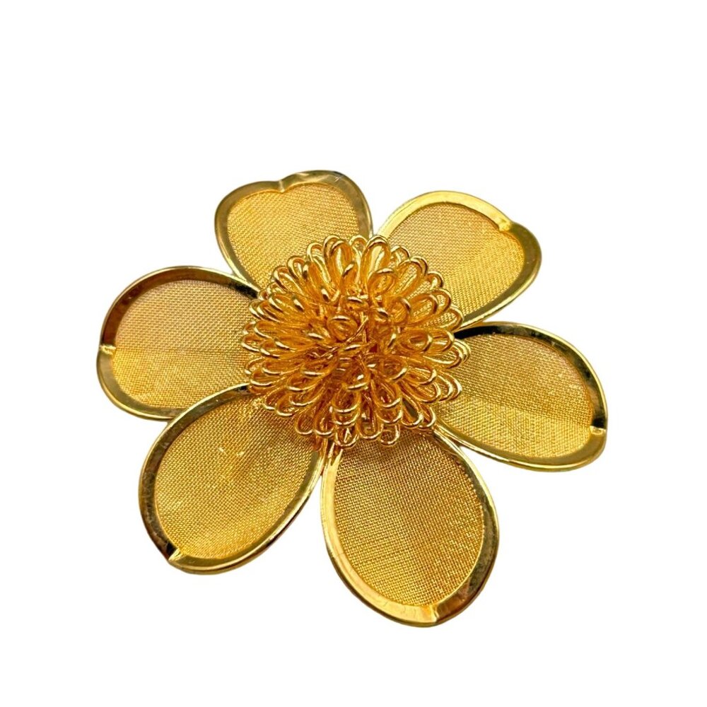Vintage Mesh Flower Brooch Gold Tone Round Domed Pin with Petals Floral Design